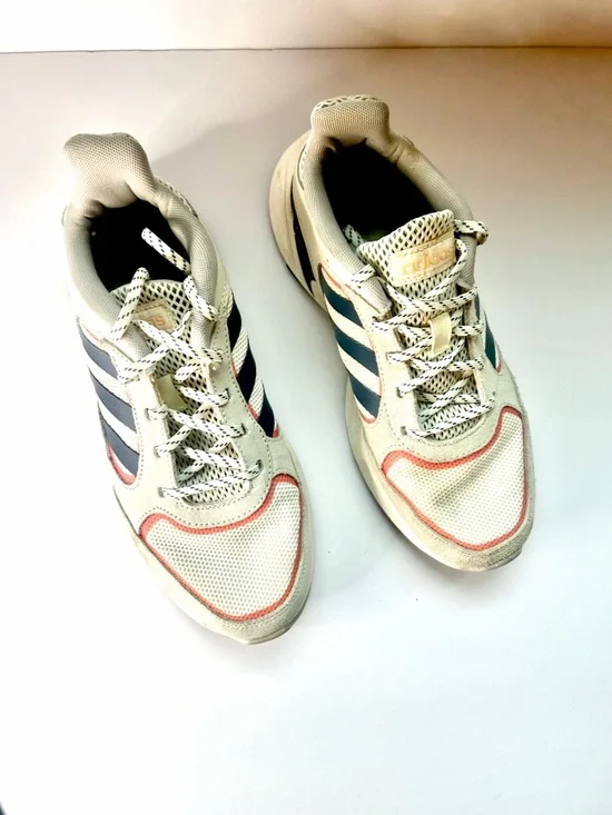 adidas Women's Valasion Sneakers - Picture 2 of 11